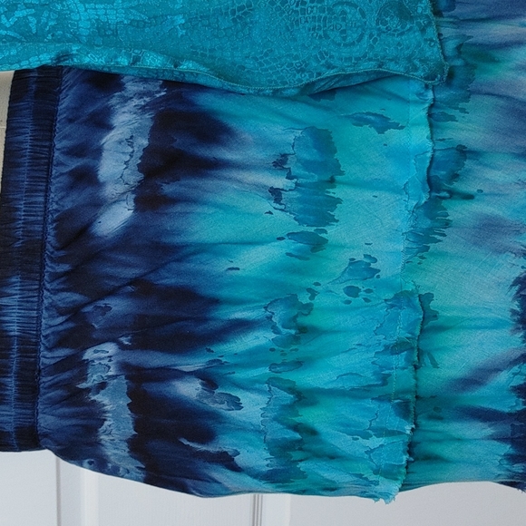 💙 Creative Looks Skirt/ Free Scarf! - Picture 9 of 12